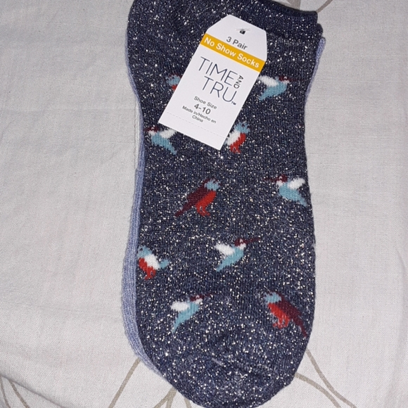 Time & Tru 3 pair no show socks Sparkle Bird - Picture 1 of 3